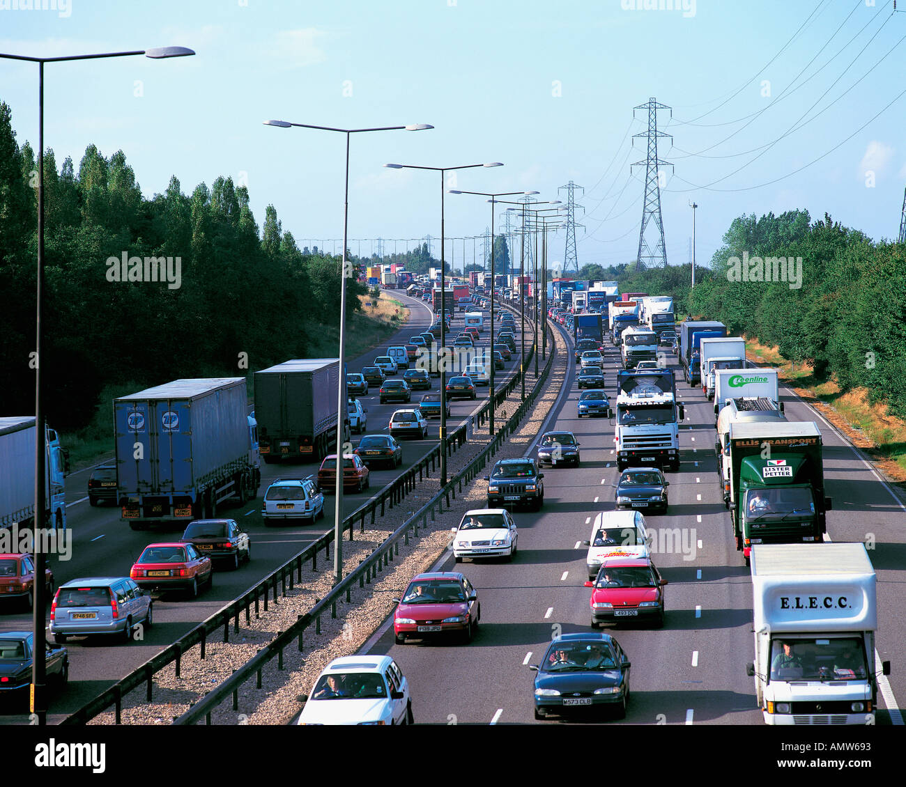 Ein Stau auf der Autobahn M5 durch Birmingham in British Midlands-Großbritannien Stockfoto