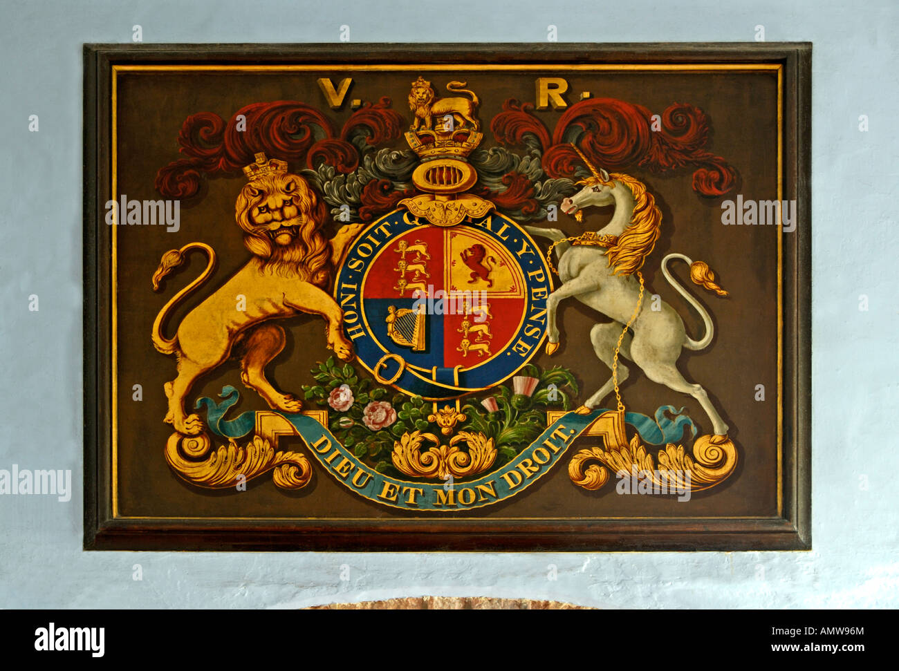 Königliche Wappen von Königin Victoria. Allerheiligenkirche, Bolton, Cumbria, England, Vereinigtes Königreich, Europa. Stockfoto