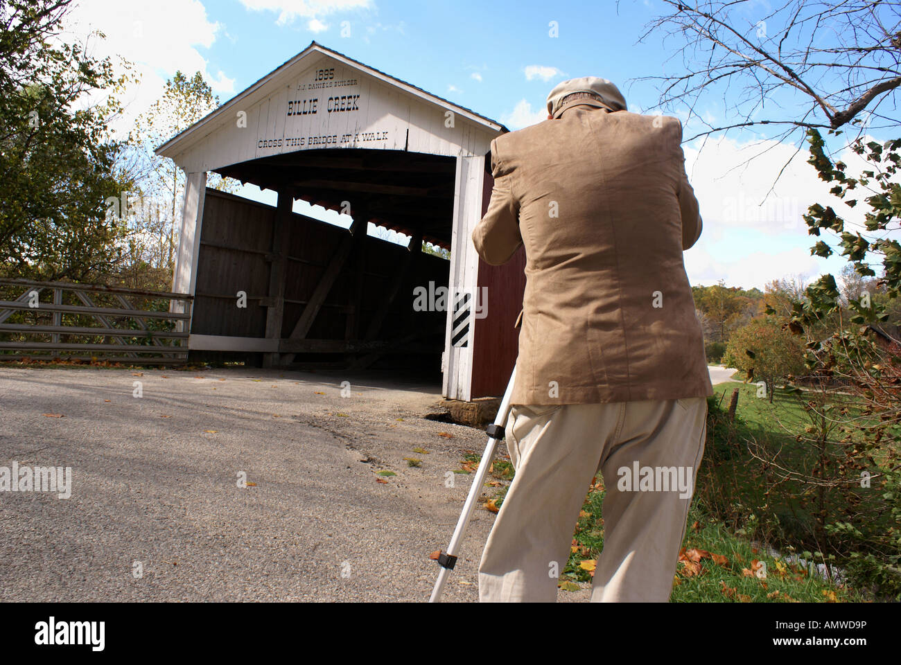Die Bilder von einer überdachten Brücke Stockfoto