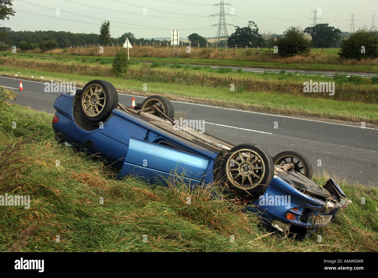 BILD ZEIGT EINEN NICHT TÖDLICHEN AUTOUNFALL AUF DER A1307 IN LINTON CAMBRIDGSHIRE Stockfoto