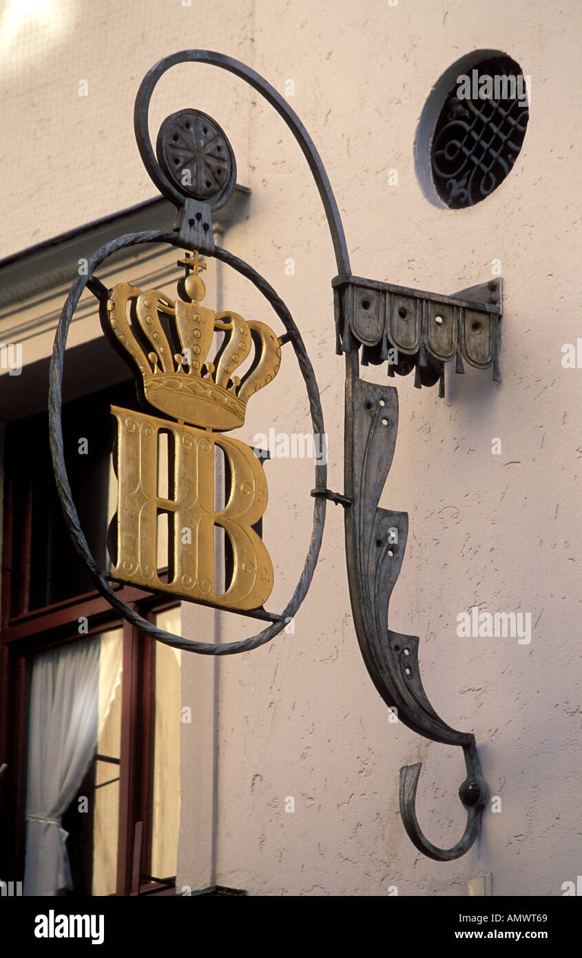 Deutschland Bayern München A verziert Zeichen für das Hofbräuhaus Munichs berühmteste Bierhalle Stockfoto