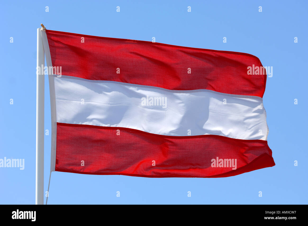 Flagge Von Österreich Weht Im Wind Stockfoto und mehr Bilder von Österreich  - Österreich, Flagge, Österreichische Flagge - iStock