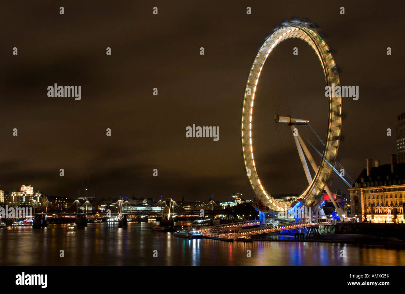 London Eye bei Nacht Stockfoto