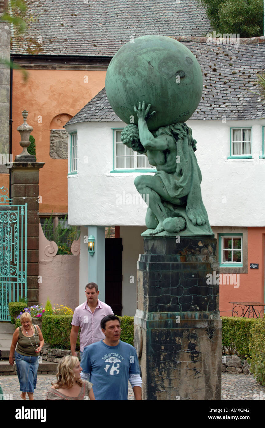 Herkules-Statue, Atlas Statue, Portmeirion Gwynedd North Wales UK Stockfoto