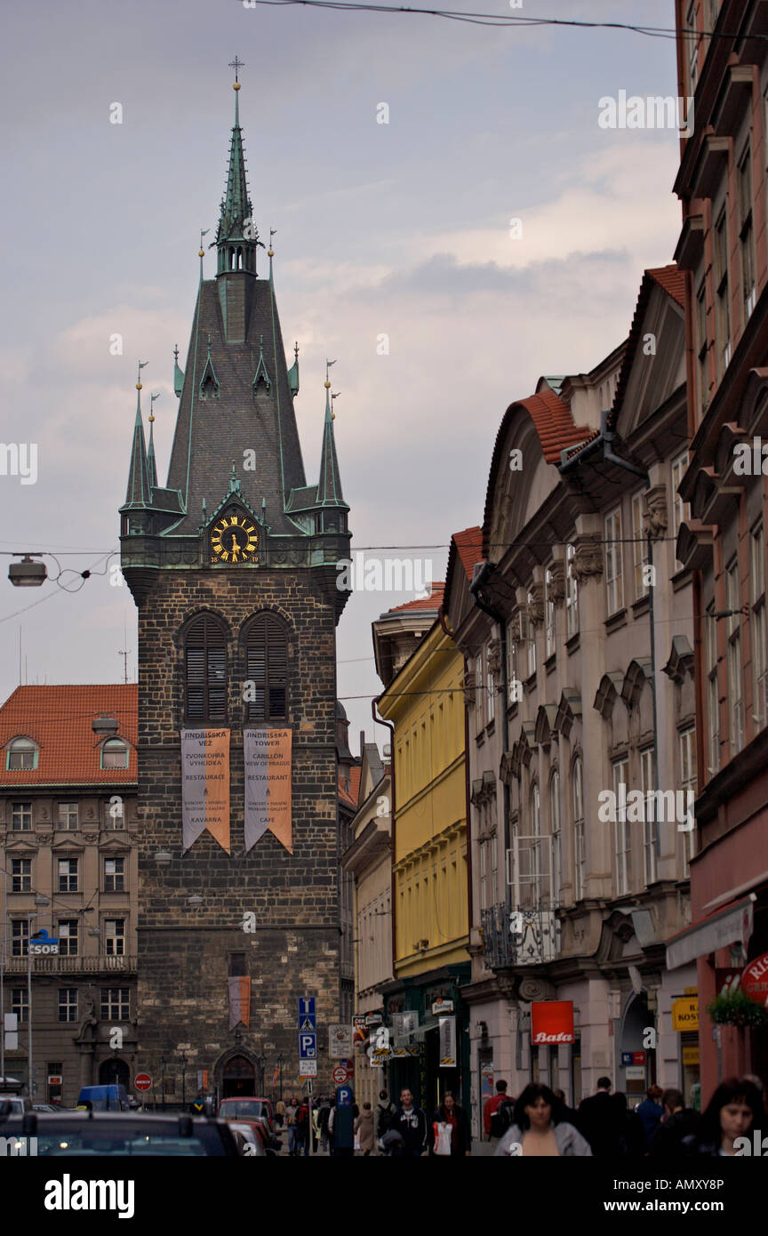 Pulverturm in der Innenstadt von Prag, Tschechische Republik, Europa. Stockfoto