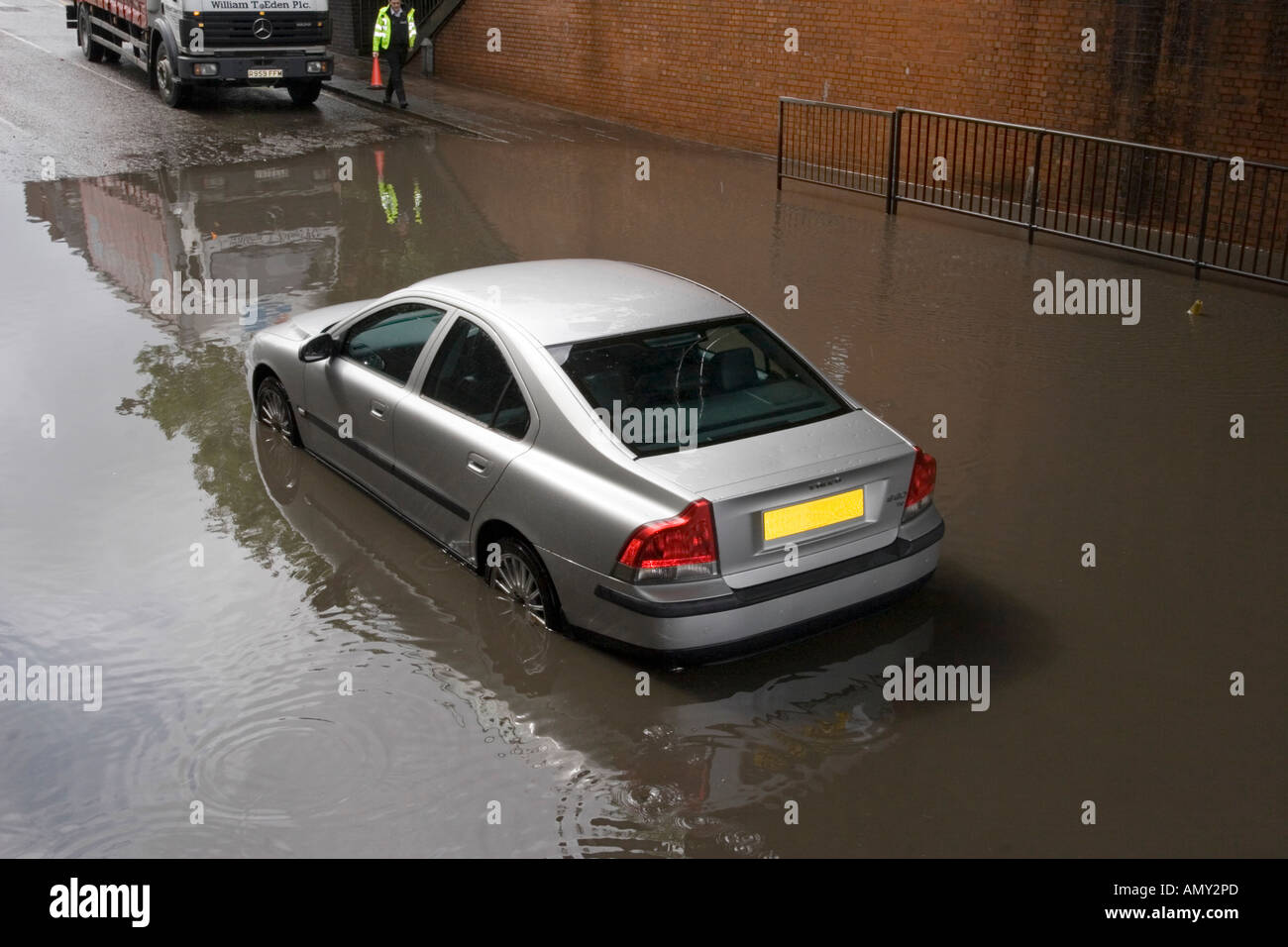 Überschwemmten Auto, Dunstable, Betten Stockfoto