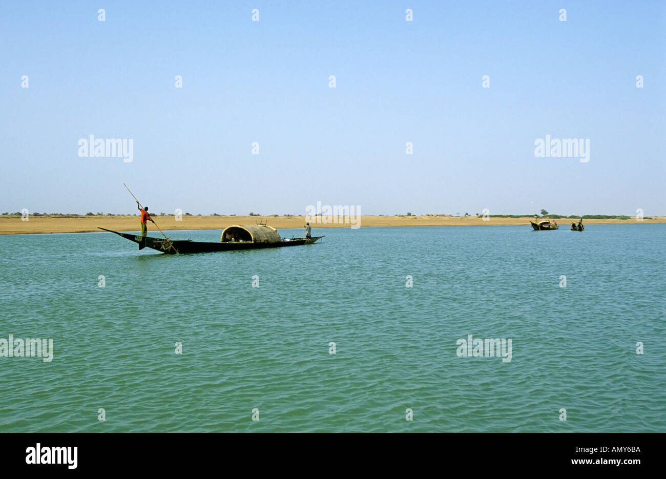 Pinasse Boot am Fluss Niger, in der Nähe von Mopti, Mali Stockfoto