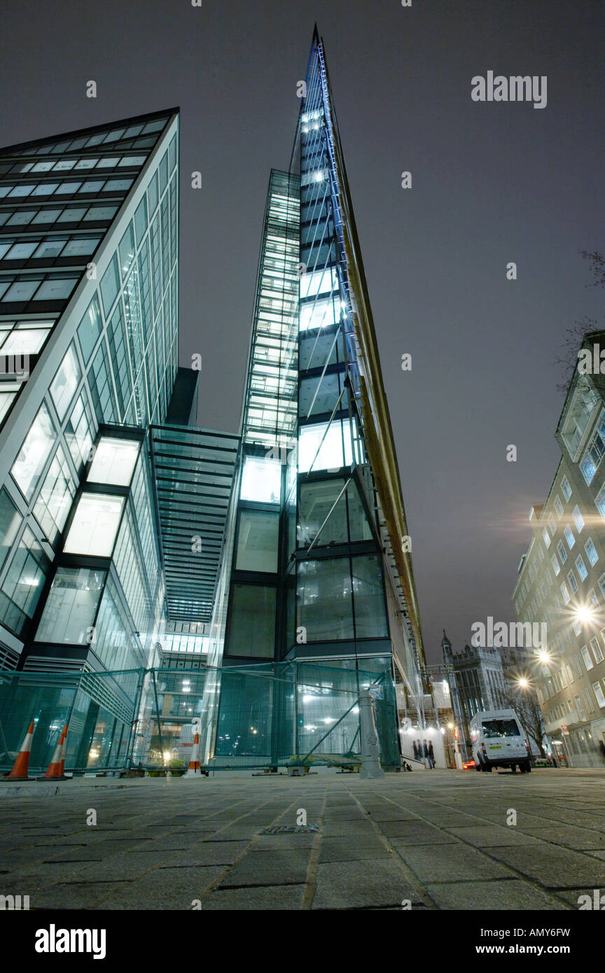 Moderne scharfkantige Bürogebäude in Holborn London England UK Stockfoto