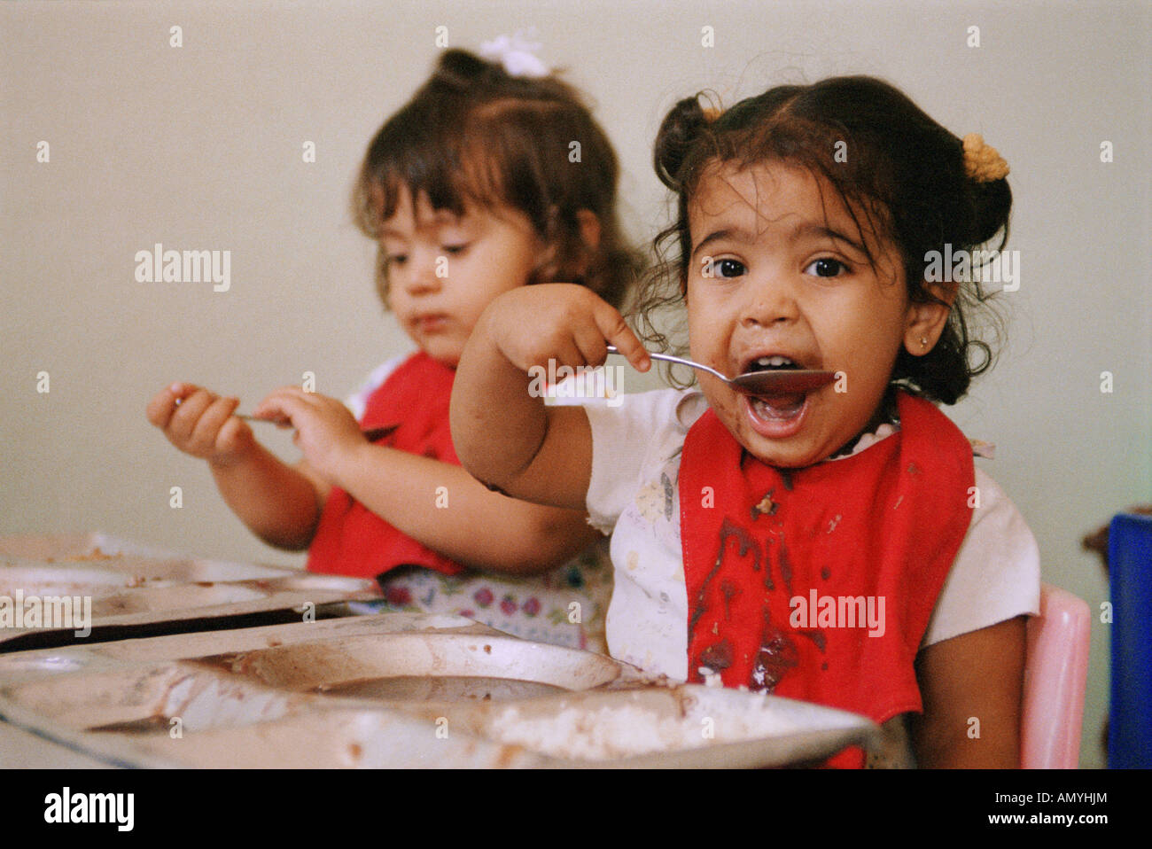 Kindergartenkinder Essen. Kuba Stockfoto