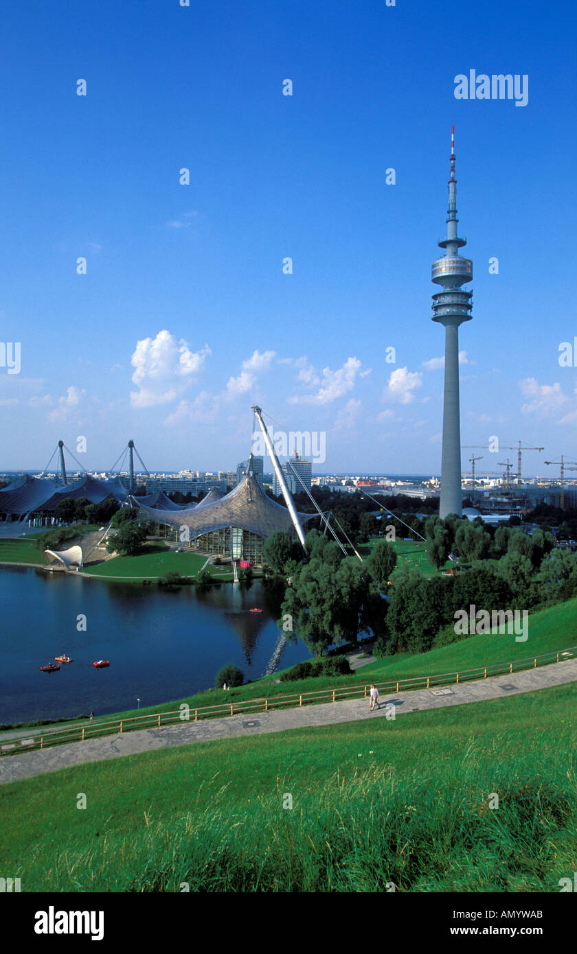 Deutschland Bayern München Olympiapark Olympiapark und dem Olympiaturm Olympiaturm Stockfoto