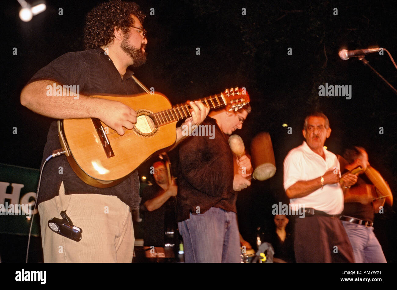 Kubanische Band, die erklingt in einer Nachbarschaft Festival in Coconut Grove Miami Florida USA Stockfoto