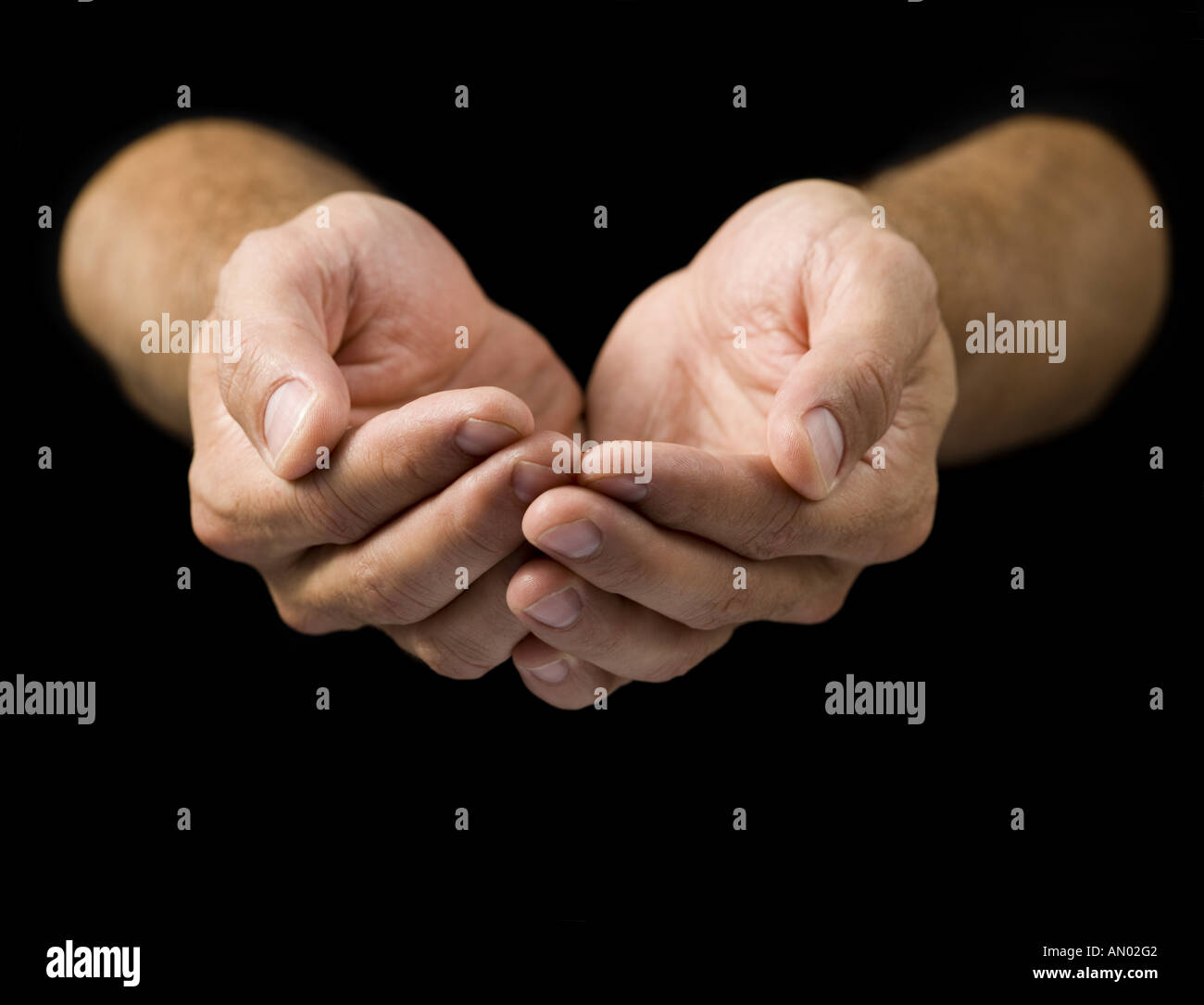 Nahaufnahme eines Mannes s schalenförmige Hände Stockfoto