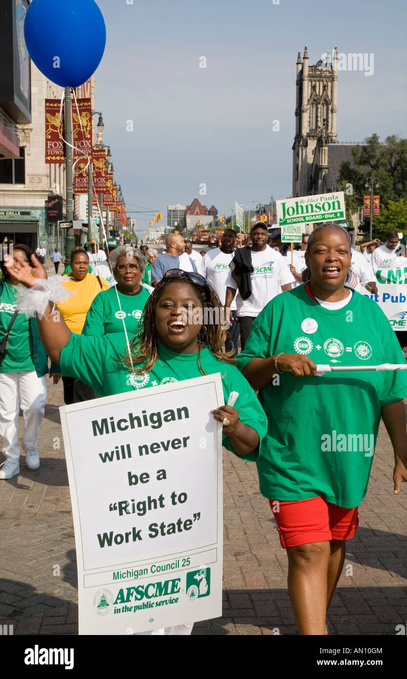 Labor Day Parade Teilnehmer gegen Recht auf Arbeit-Gesetzgebung Stockfoto