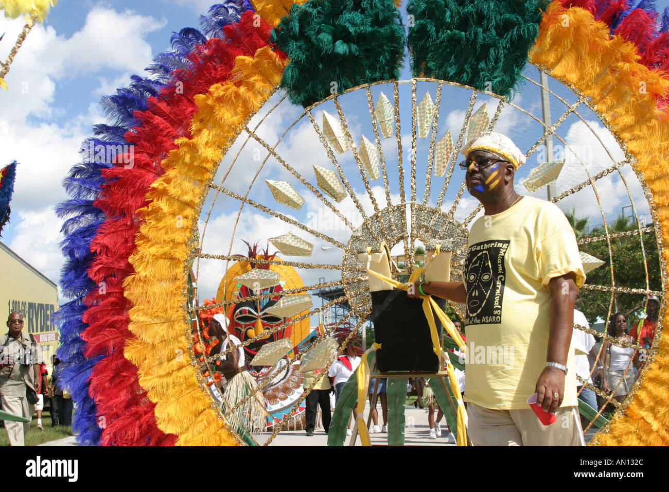 Miami Florida, Homestead, jährlicher Miami Karneval, karibische Mardi Gras Maskeraden, Festival, Festivalbesucher, Touristen, Touristen, Touristen, ethnische Lebensmittel, Verkäufer ve Stockfoto