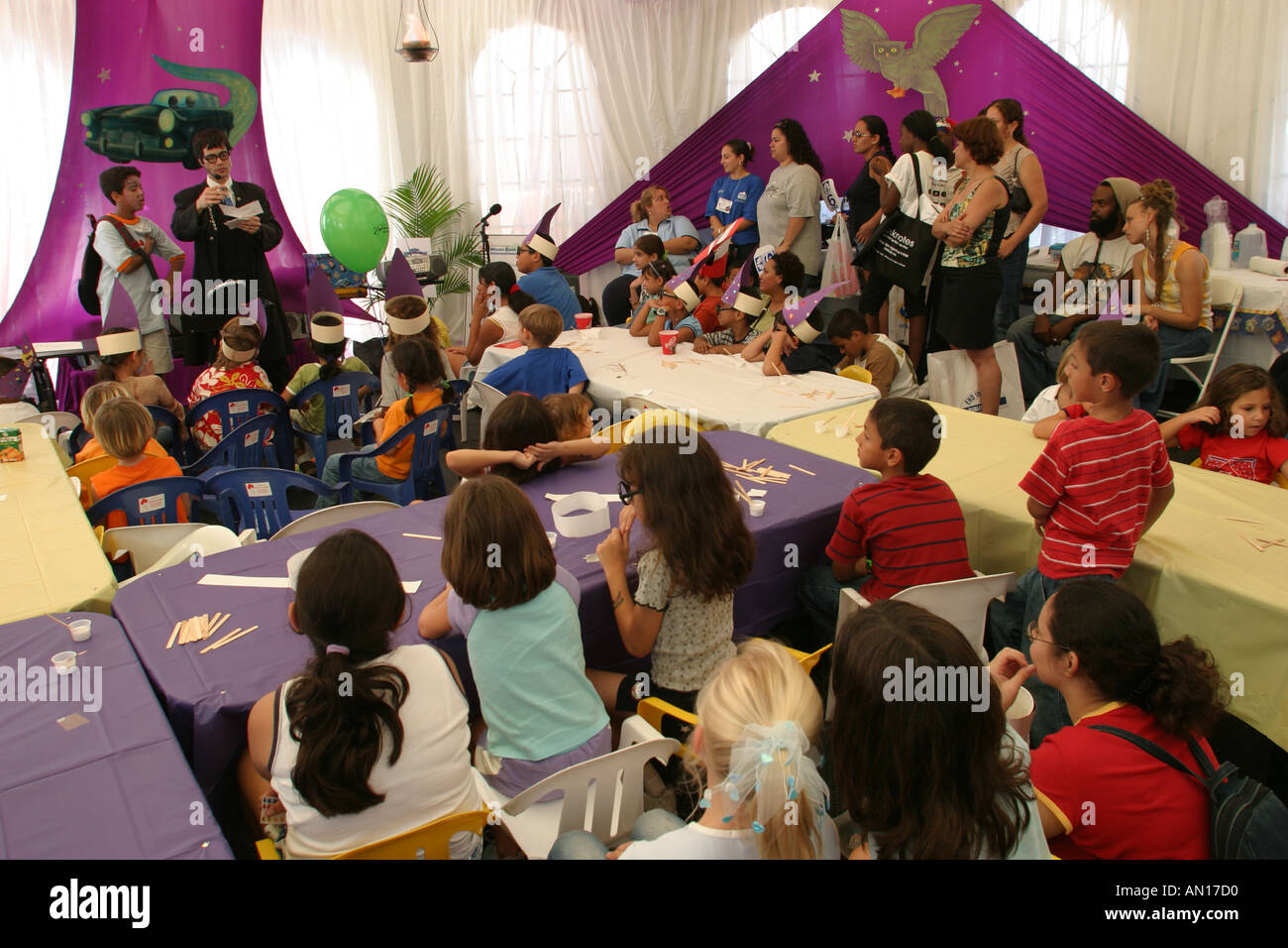 Miami Florida, Miami Dade College, Schule, Campus, Bildung, Schule, Campus, lernen lernen lernen lernen, lernen, studieren, Messe buchen, Festival, Festivals, Unterhaltung, Veranstaltung, commun Stockfoto