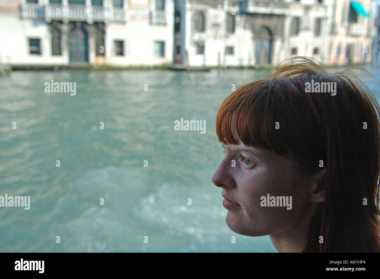 Rush Hour Pendler auf dem Vaporetto Wasserbus Venedig Stockfoto