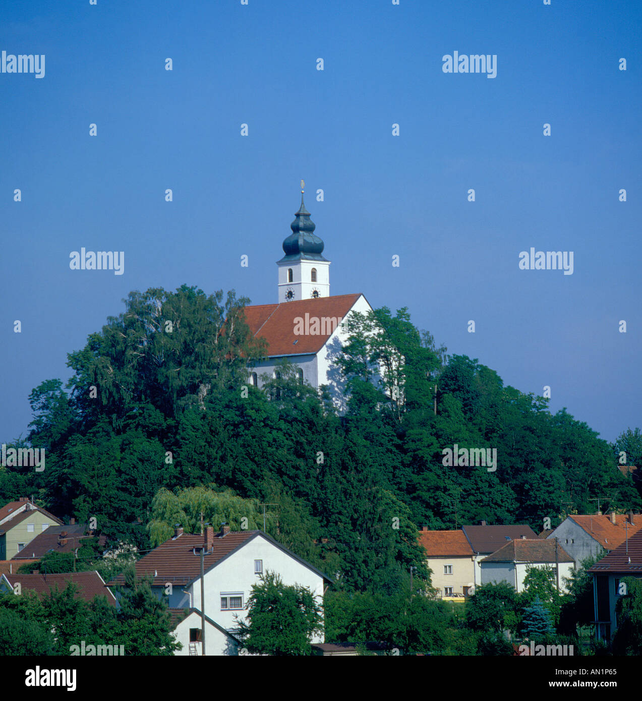 Dorf von Hengersberg, Landkreis Deggendorf Bayerischer Wald, Bayern, Deutschland, Europa. Foto von Willy Matheisl. Stockfoto