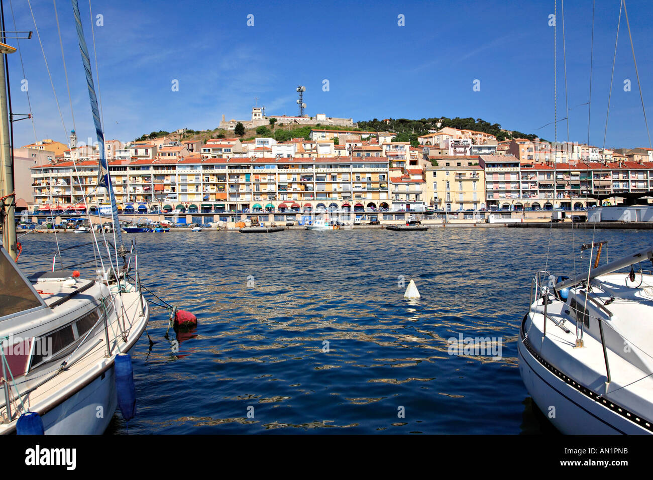 Die Freude am Boot Hafen und Mont Saint Clair, Sete, Frankreich. Stockfoto