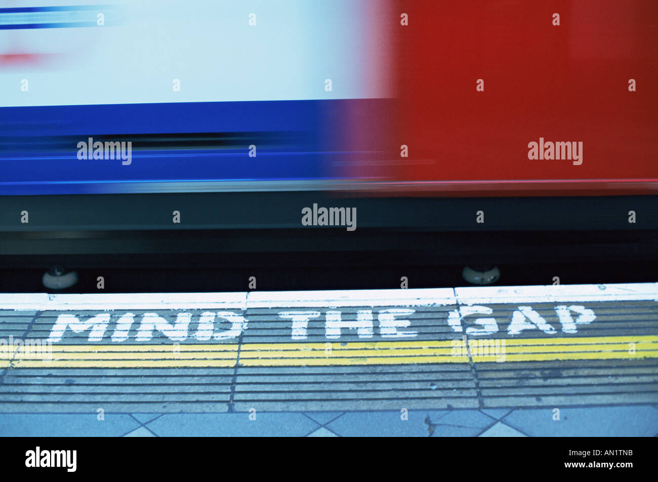England, London, London U-Bahn, dagegen die Lücke Schild am U-Bahnhof Bank Stockfoto