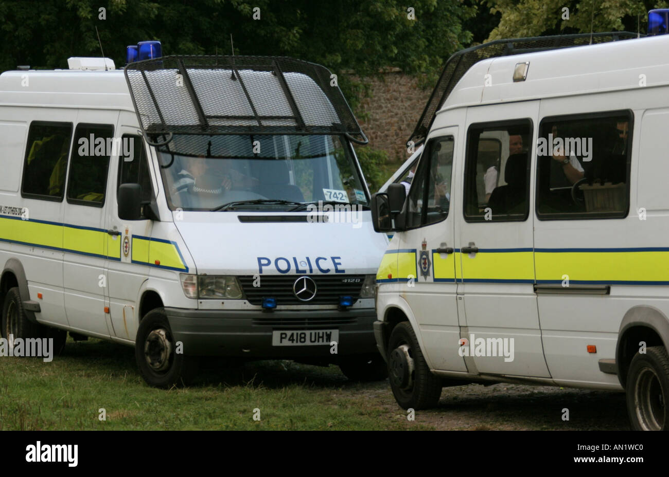 Polizeifahrzeuge in Bristol England GB UK 2005 Stockfoto