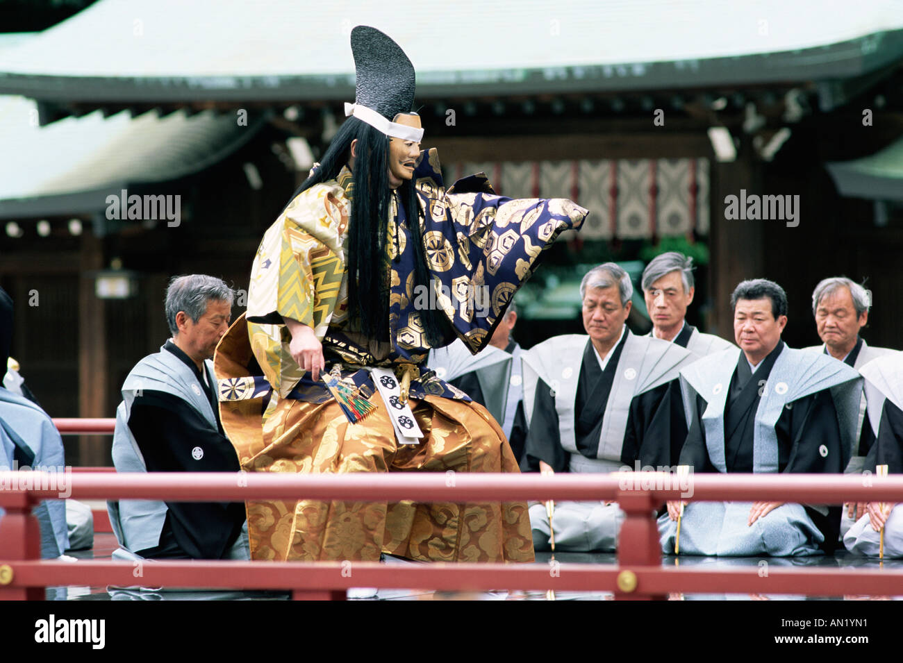 Japan, Tokio, Meiji Jingu Schrein Meiji Jingu Grand Festival Frühlingsfest, Noh Tänzerin Stockfoto