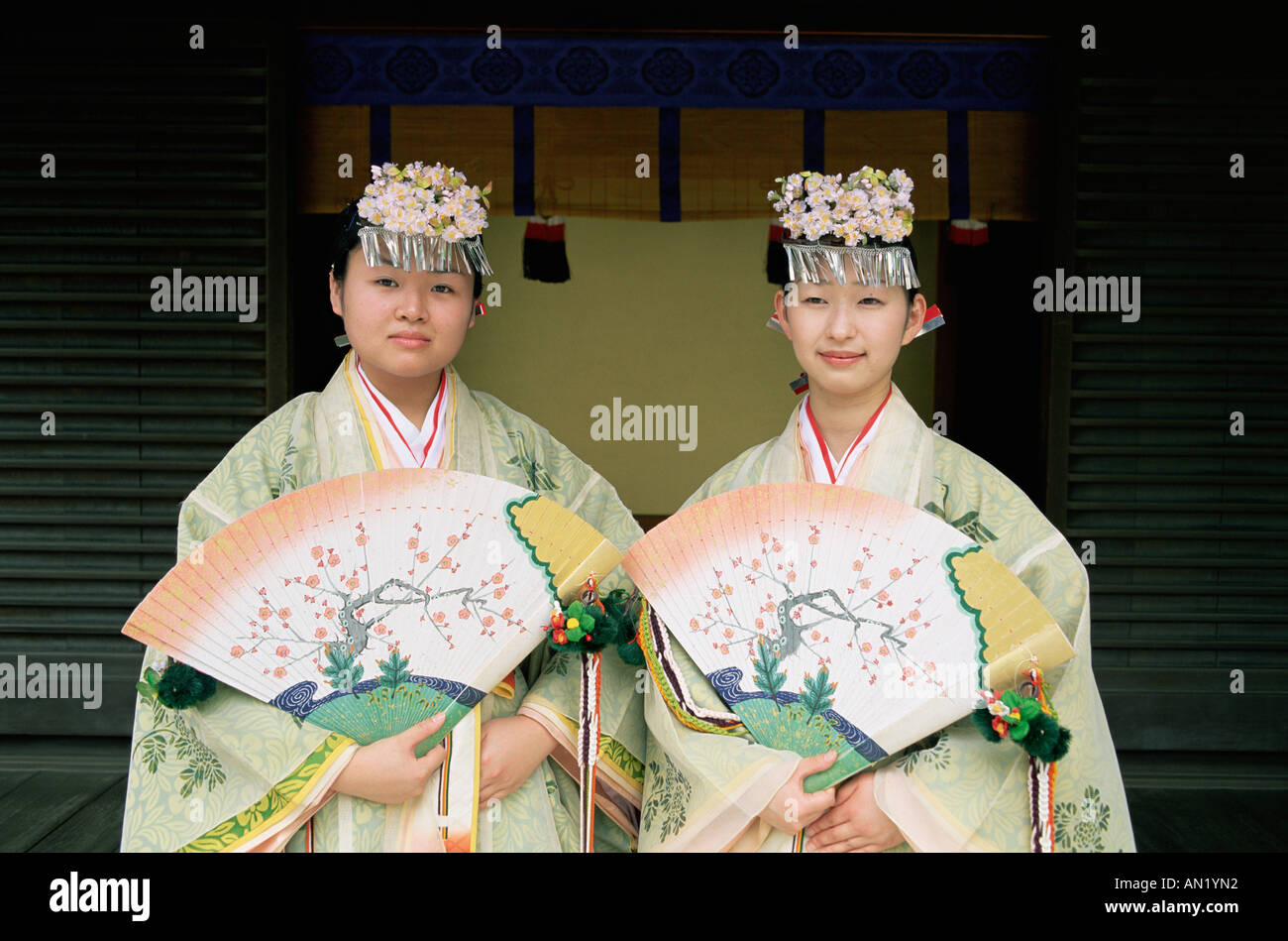 Japan, Tokio, Meiji-Jingu Schrein, Meiji Jingu Grand Festival, Schrein Jungfrauen Stockfoto