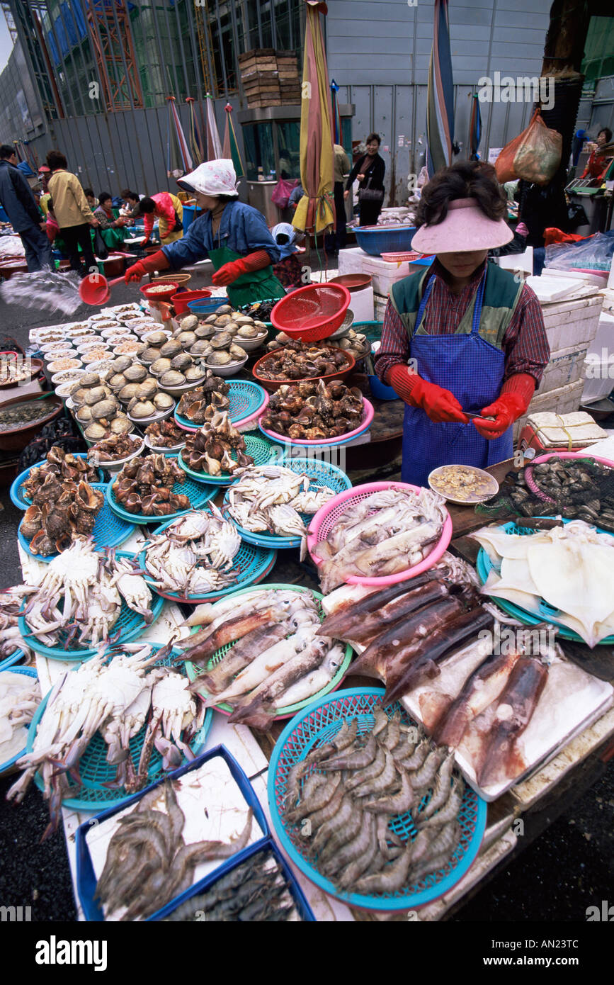 Busan, Korea Jagalchi Markt, Meeresfrüchte Stall Stockfoto