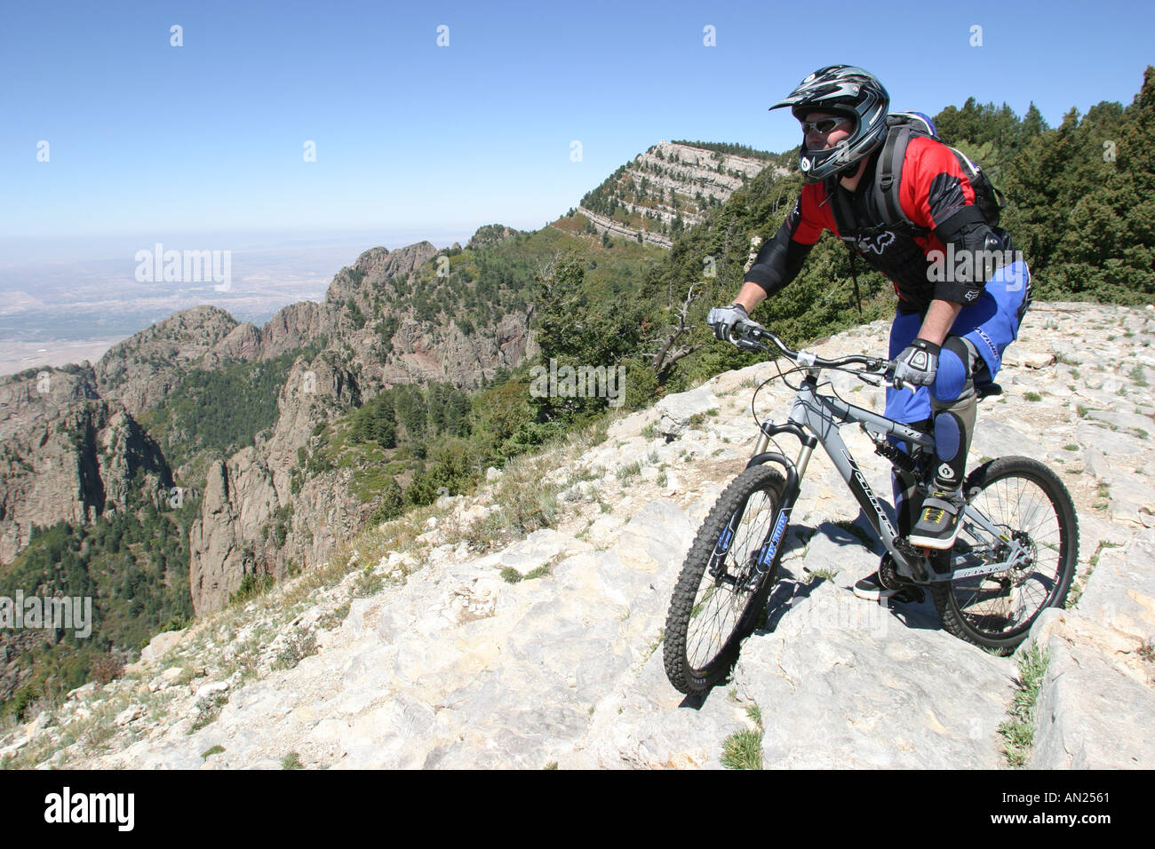 Albuquerque New Mexico, Sandia Peak 10,378 ft., Berg, Biker Fahrradfahrer Fahrräder, Radfahren Radfahren Reiten Reiter Übung Training, Radfahrer, trans Stockfoto