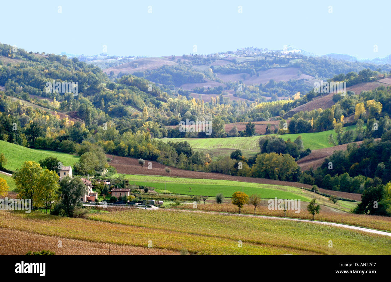 Schöne Landschaft Panorama der italienischen Provinz Le Marche Stockfoto