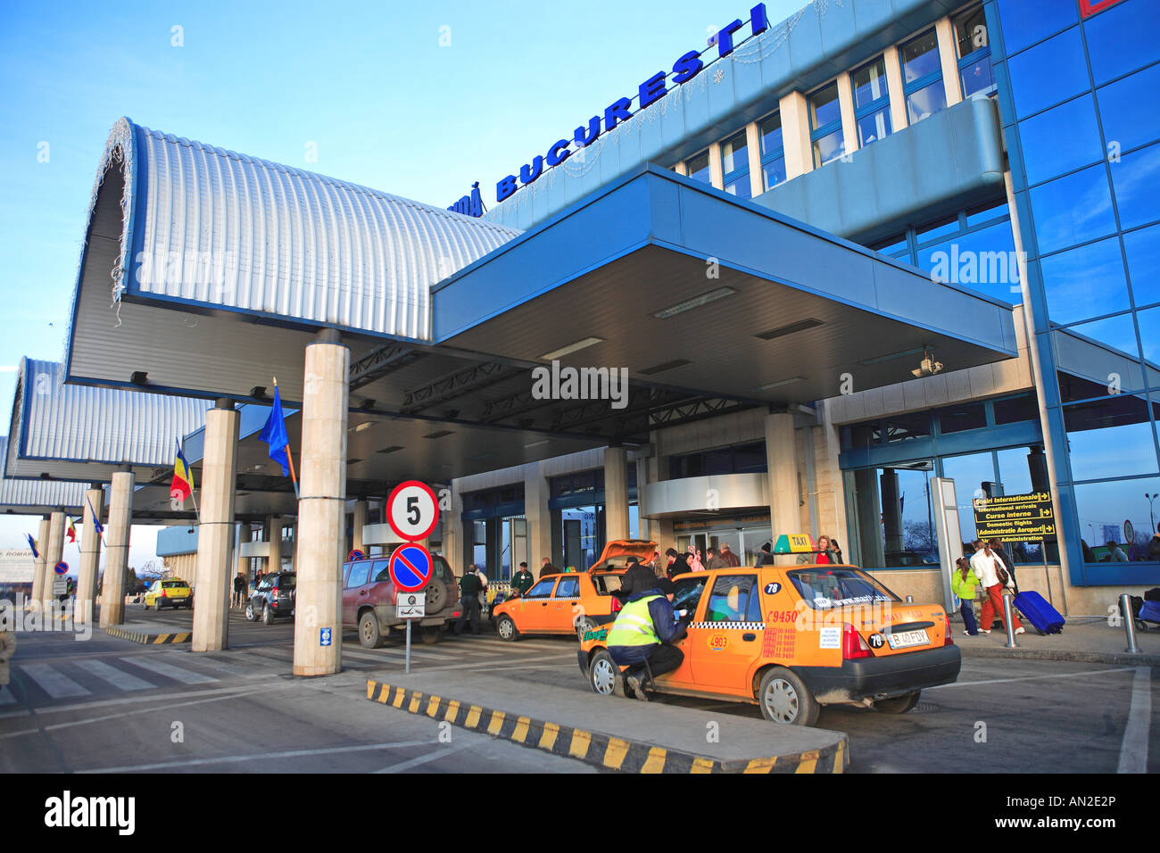 Wohnmobil Sicher Am Flughafen Otopeni Parken www.alamy.de