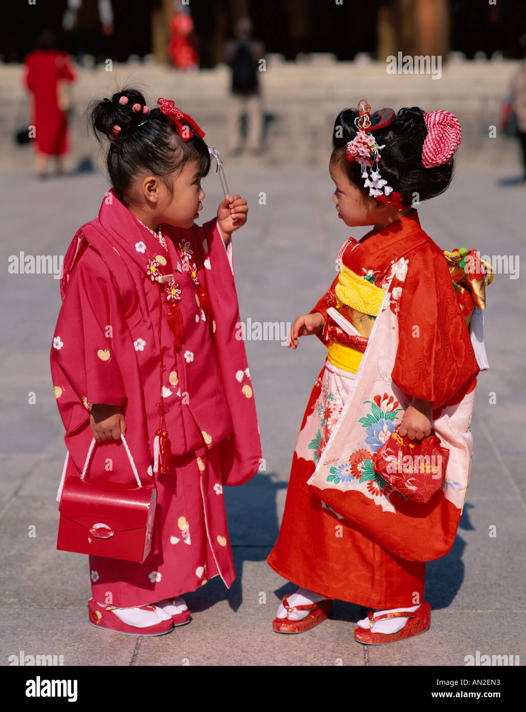 Mädchen im Kimono, Festival für 7, 5, 3 jährige Kinder (Shichi-Go-San), Tokio, Japan Stockfoto