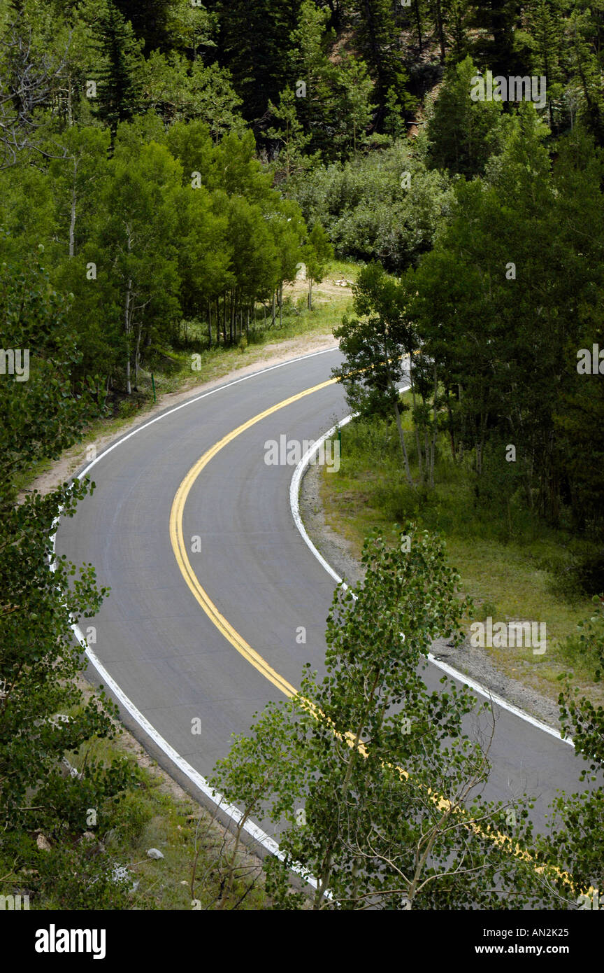 Eine strasse Kurve Stockfoto