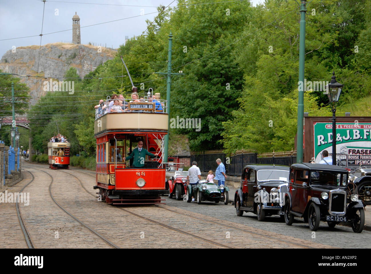 Eine Straßenbahn an crich Tramway Museum während 40 s Ereignis. Stockfoto