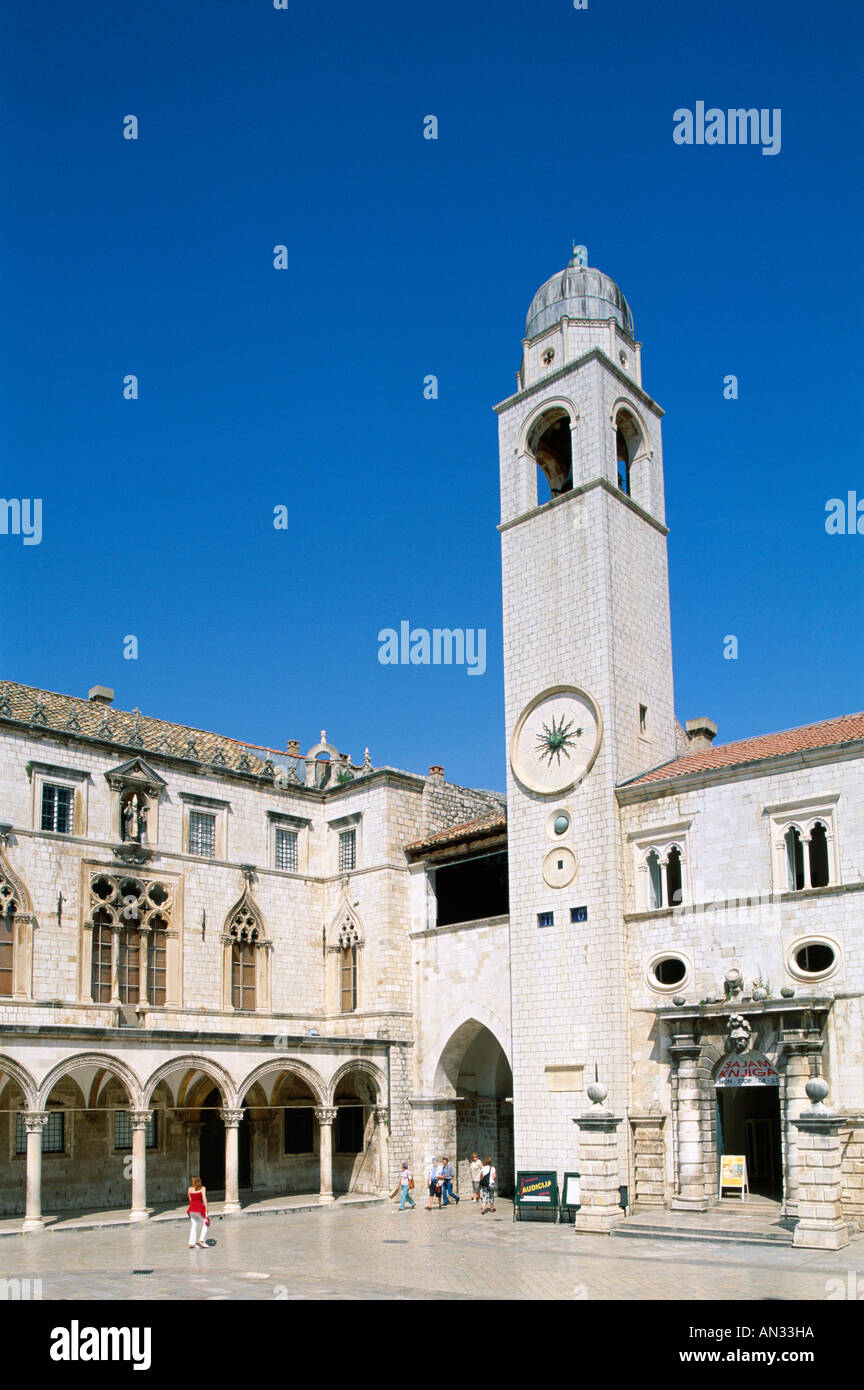 Die Altstadt / Sponza-Palast & Glockenturm, Dubrovnik, Dalmatien, Kroatien Stockfoto