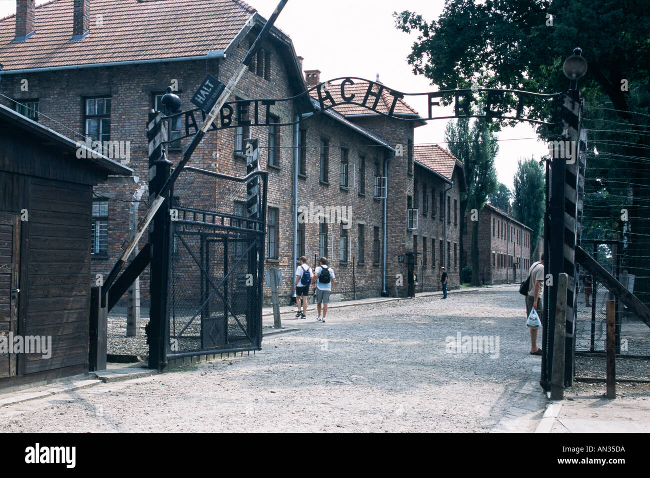 Arbeit Macht Frei: arbeiten Sie befreit; berühmt-berüchtigten Worte über dem Eingang nach Auschwitz, die NS-Konzentrationslager. heute ein museum Stockfoto