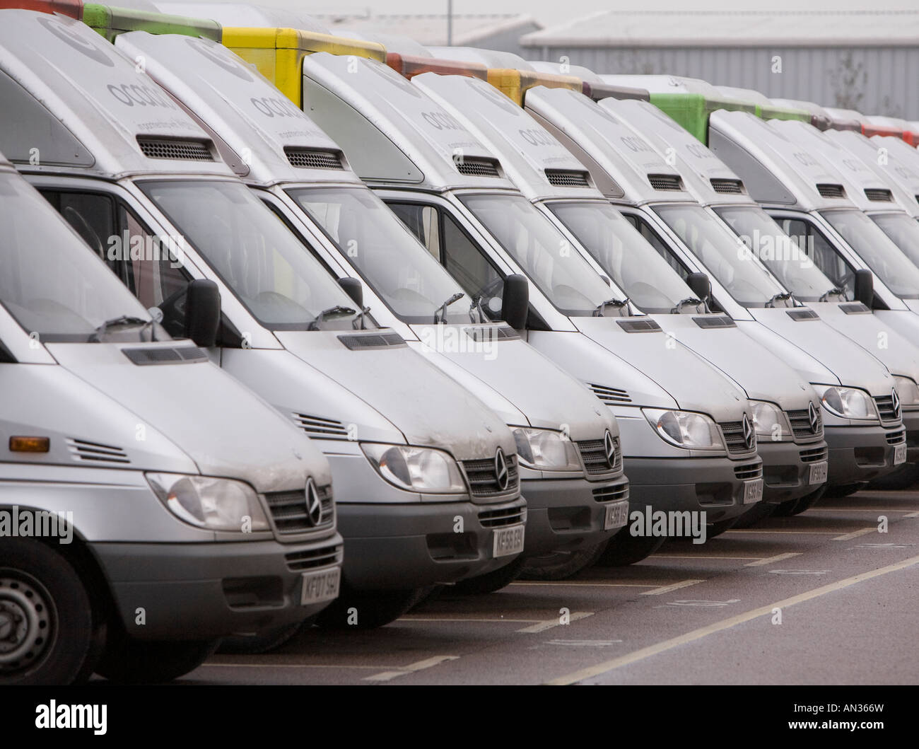 Ocado s Hochregallager Distributionszentrum in Hatfield Hertfordshire UK Stockfoto