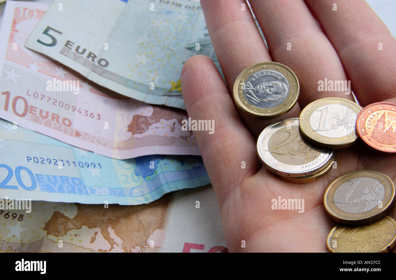 Euro-Bargeld-Geld-Konten Wirtschaft Investment banking bezahlen Budget steuerliche wohlhabenden Geldvermögen Banknoten Münzen Währung Luftfilter Stockfoto