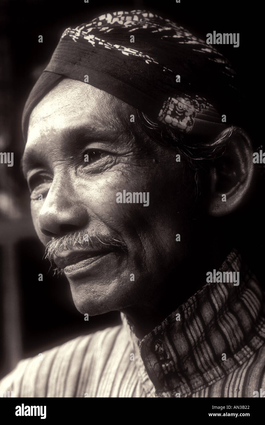 Porträt des javanischen Menschen Yogyakarta Java Indonesien veröffentlicht Modellbild Stockfoto