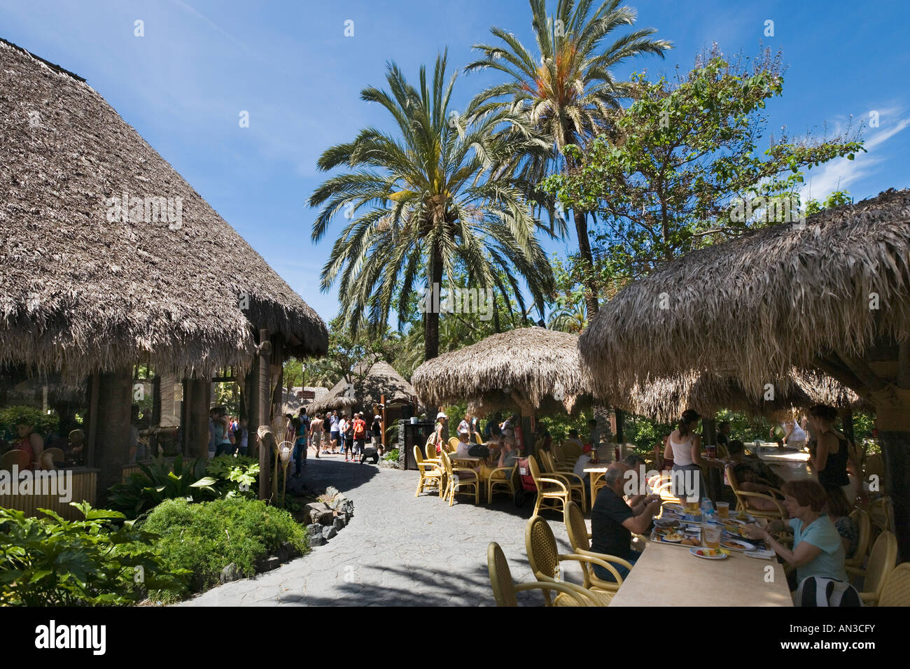 Restaurant/Snackbar, Polynesien, Themenpark Port Aventura, in der Nähe von Salou, Costa Dorada, Spanien Stockfoto