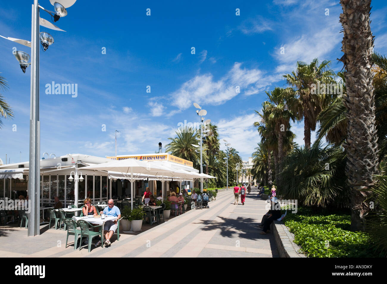 Restaurant am Main Beach, Marina, Salou, Costa Dorada, Spanien Stockfoto