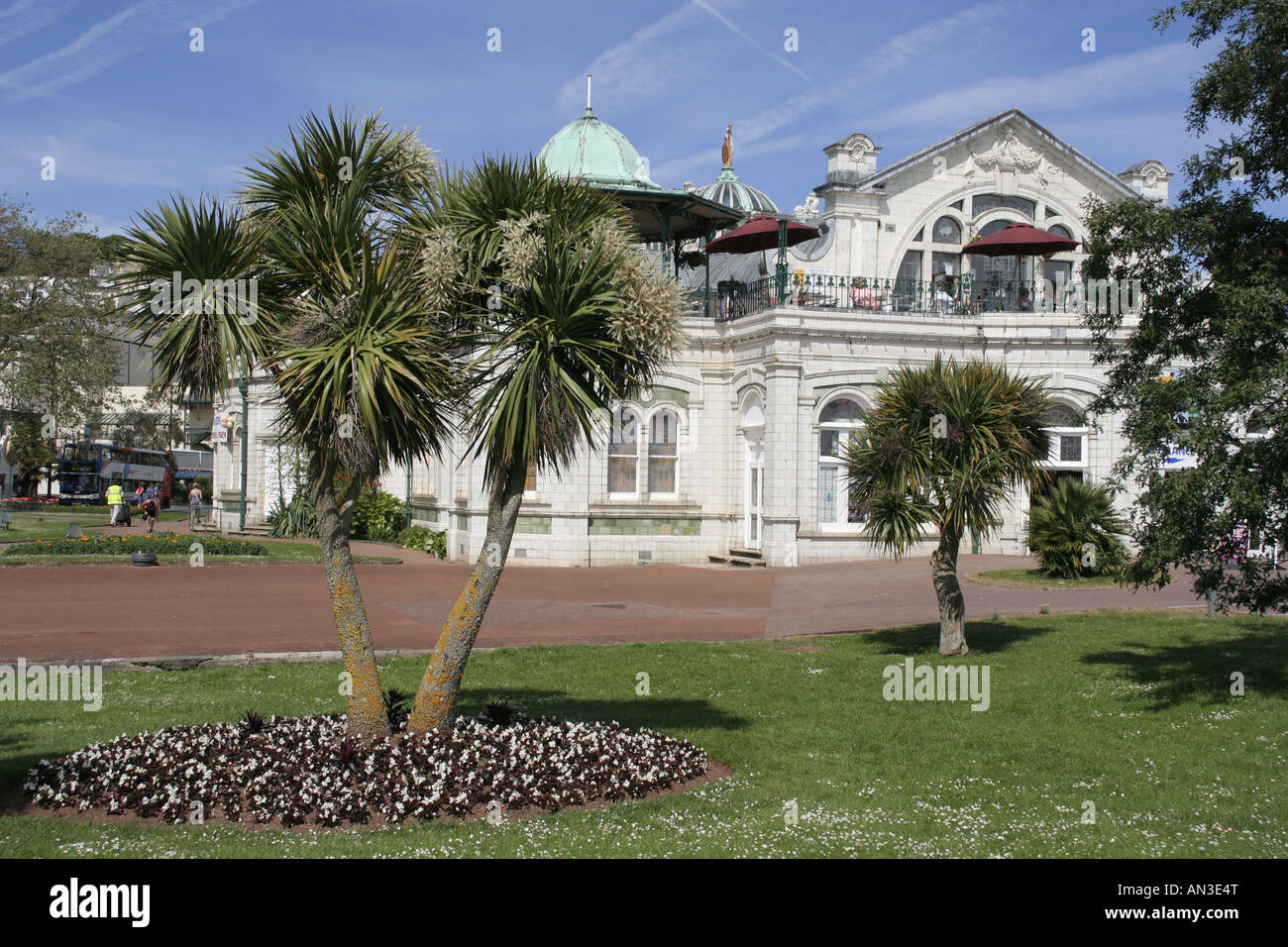 Stadt von Torquay South Devon Hafen Stadtzentrum Sommer Urlauber Stockfoto