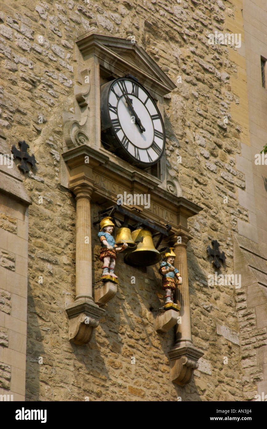 Uhr auf Carfax Tower Oxford UK Stockfoto