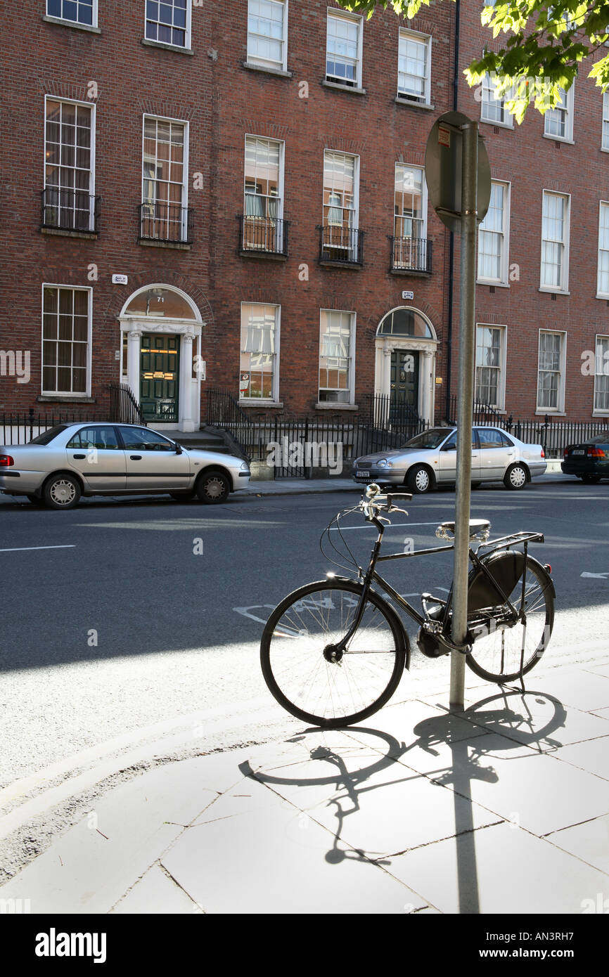 Geparkte Fahrrad, außen Mater Private Hospital, Eccles Street, Dublin. Stockfoto