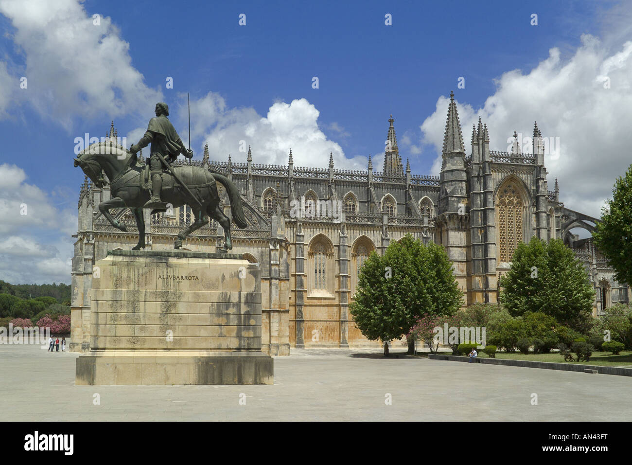 Portugal, Stadtteil Ribatejo, Batalha, das Kloster von Santa Maria Da Vitoria und die Statue zu Nuno Alvares Pereira, Stockfoto