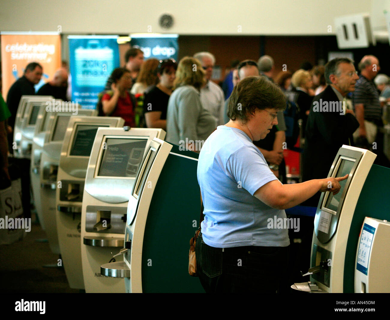 Automatischer Check-in Automaten am Flughafen Auckland Stockfoto