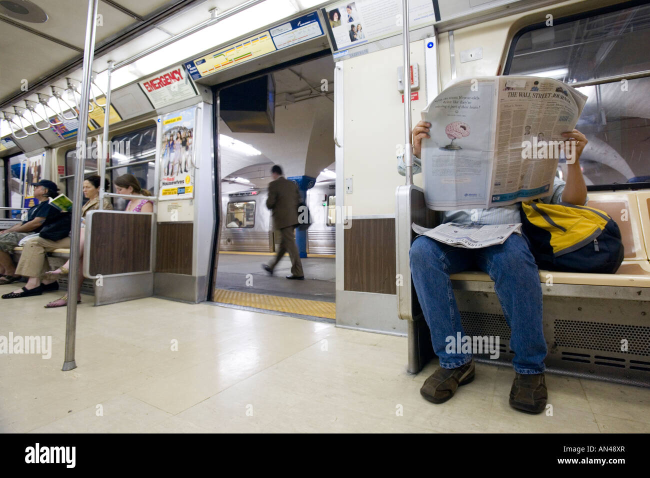 Passagiere sitzen auf einem Pfad Zug U-Bahn zwischen Hoboken, New Jersey und New York City Stockfoto