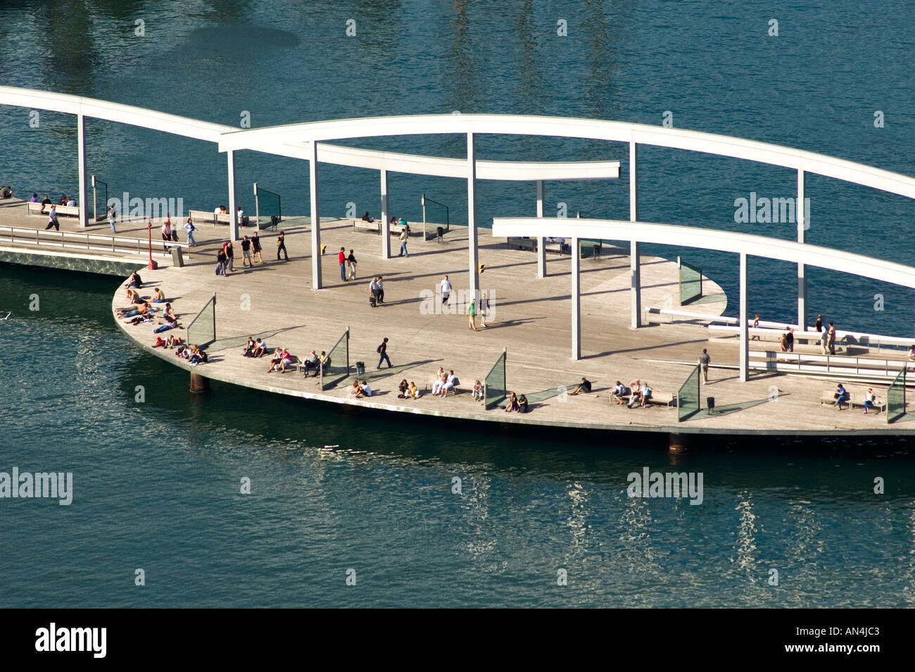 Rambla de Mar Fußgängerbrücke in Port Vell Barcelona Spanien Stockfoto