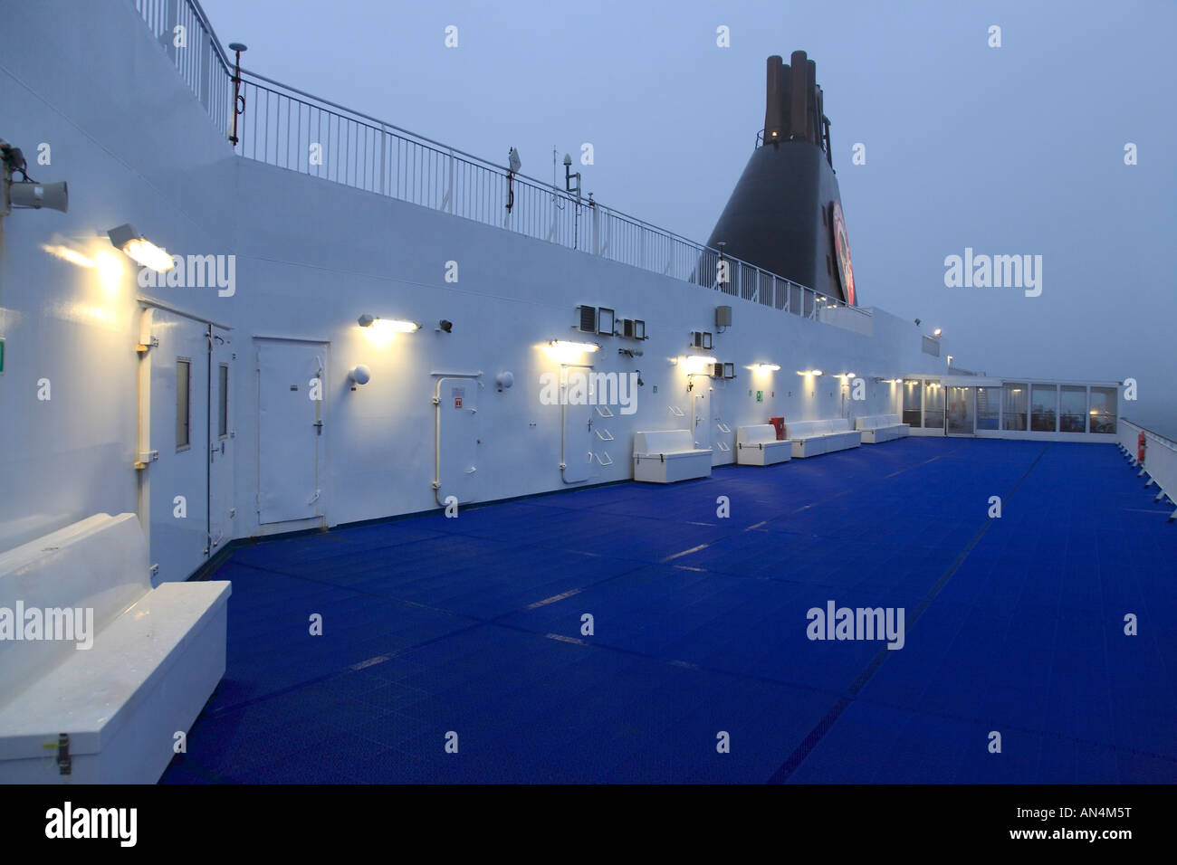 Fähre von Hanstholm Dänemark nach Seyðisfjörður Island Nacht Atlantik Stockfoto