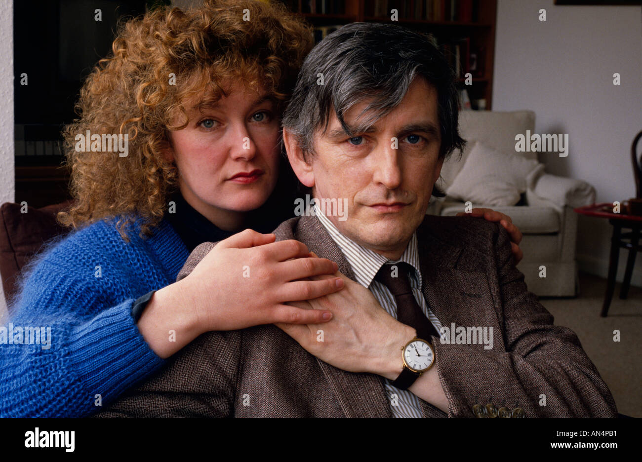 Deborah und Clive tragen Stockfoto