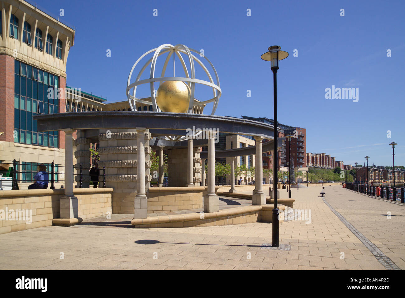 Kai am Flussufer [Newcastle Upon Tyne] England Stockfoto